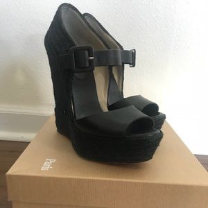 Christian Louboutin Praia